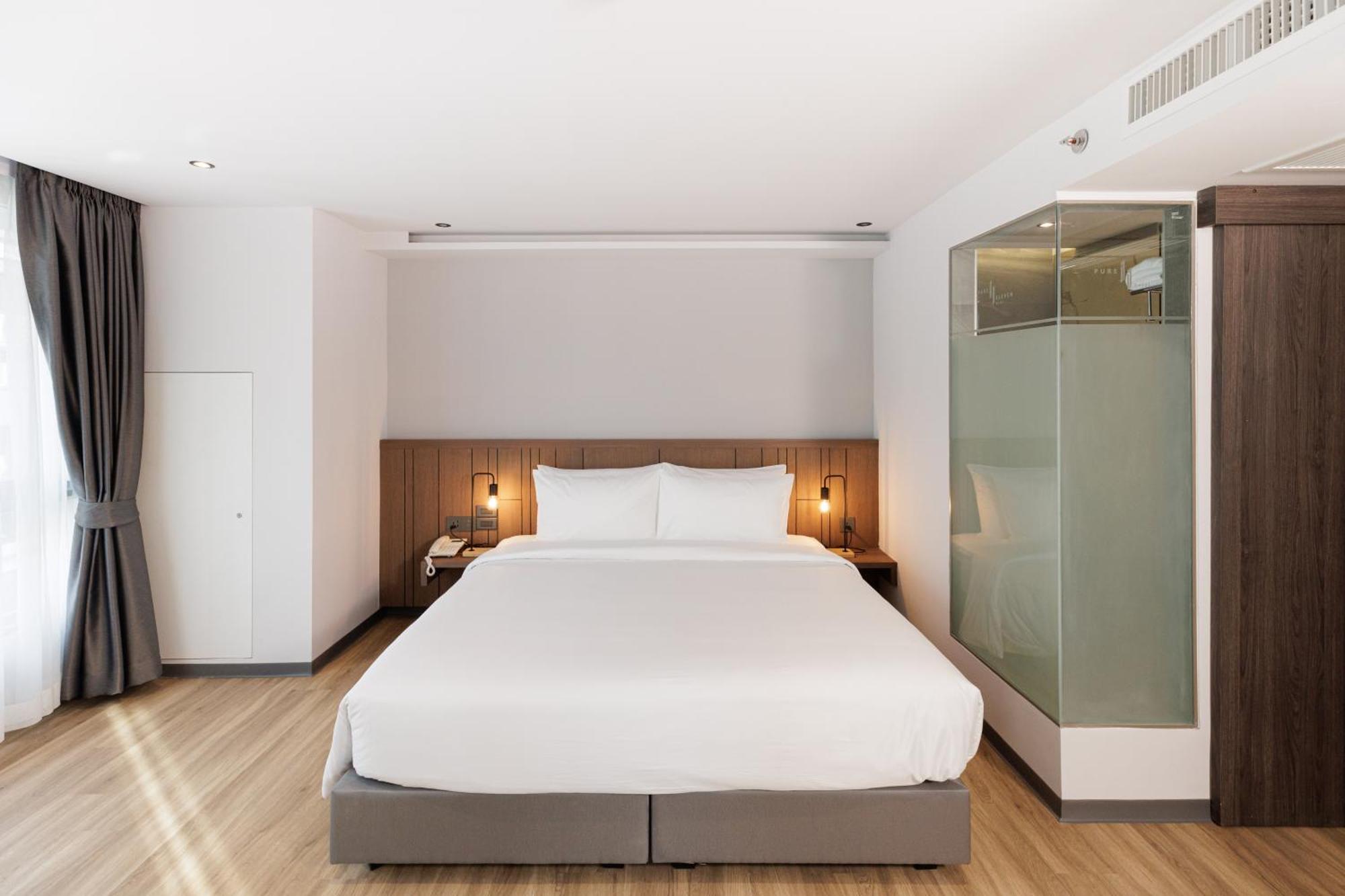 Pure Eleven Hotel Bangkok Makkasan Exterior foto